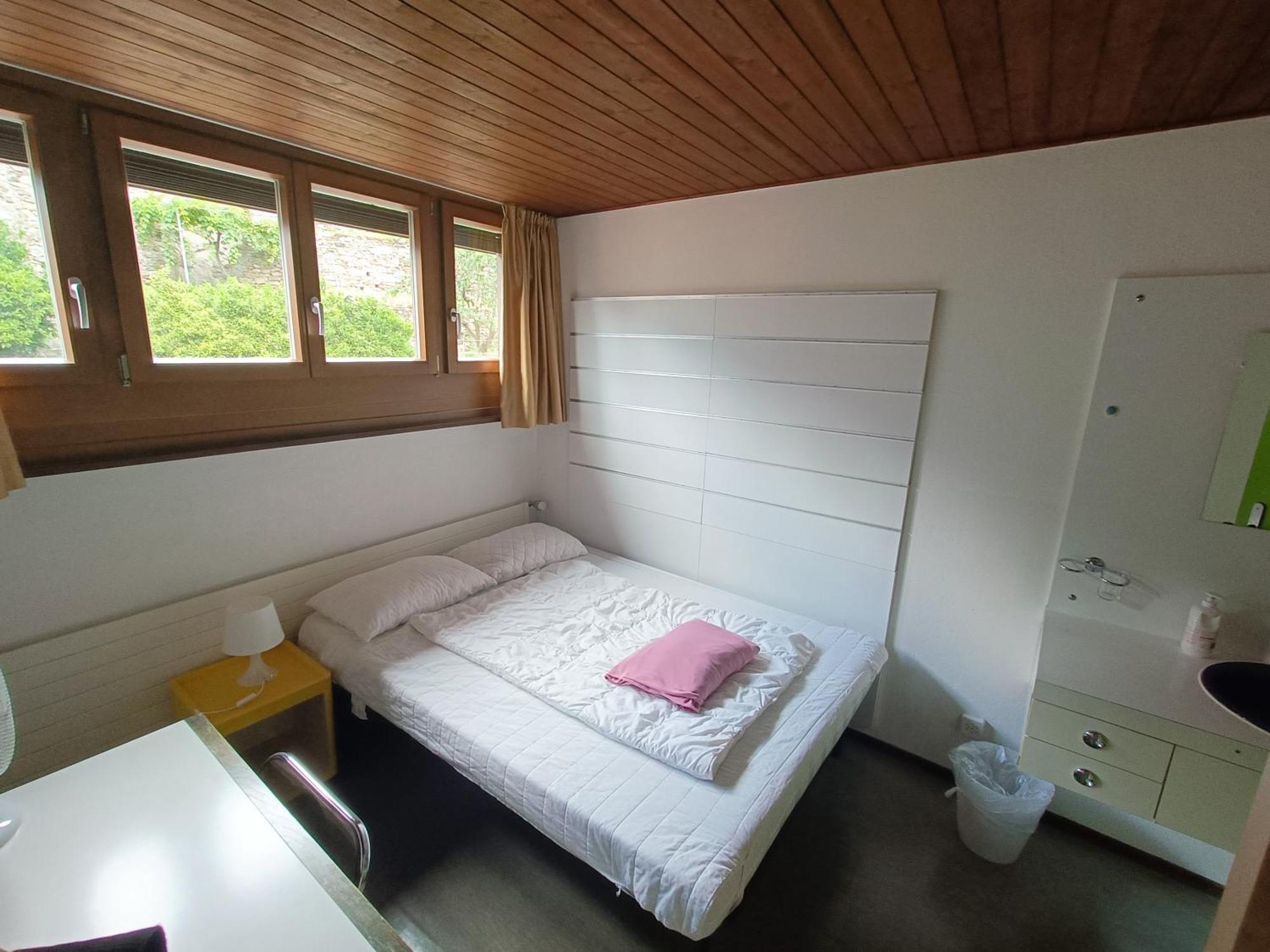 Doppel-/Zweibettzimmer mit Gemeinschaftsbad
